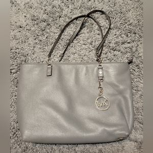 Michael Kors Jet Set Tote